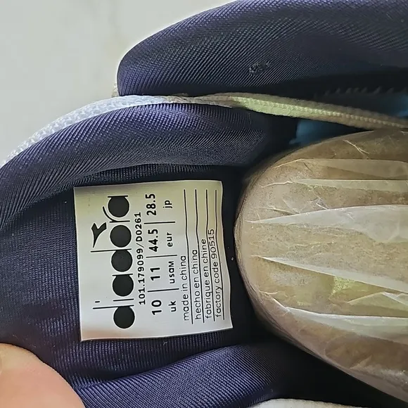NWOT The Box Diadora B.ICON 2 Men's Tennis Shoes.
