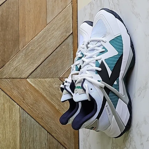 NWOT The Box Diadora B.ICON 2 Men's Tennis Shoes.