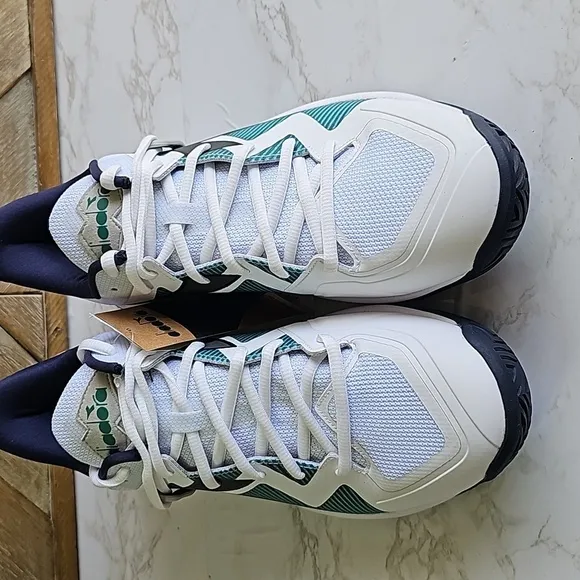 NWOT The Box Diadora B.ICON 2 Men's Tennis Shoes.