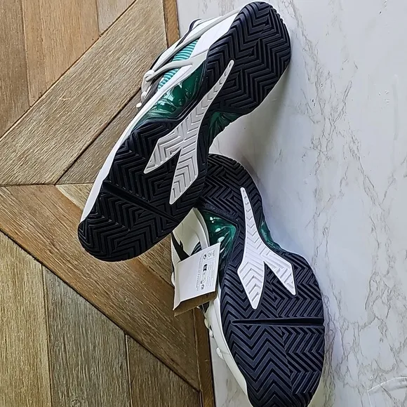 NWOT The Box Diadora B.ICON 2 Men's Tennis Shoes.
