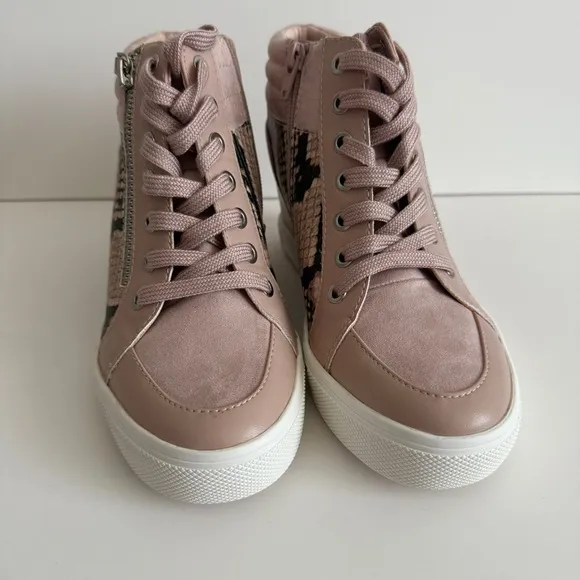 NWT Aldo Snake Print Wedge Sneakers Size 7