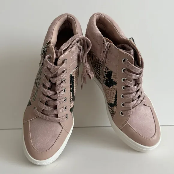 NWT Aldo Snake Print Wedge Sneakers Size 7