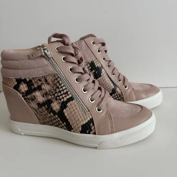 NWT Aldo Snake Print Wedge Sneakers Size 7