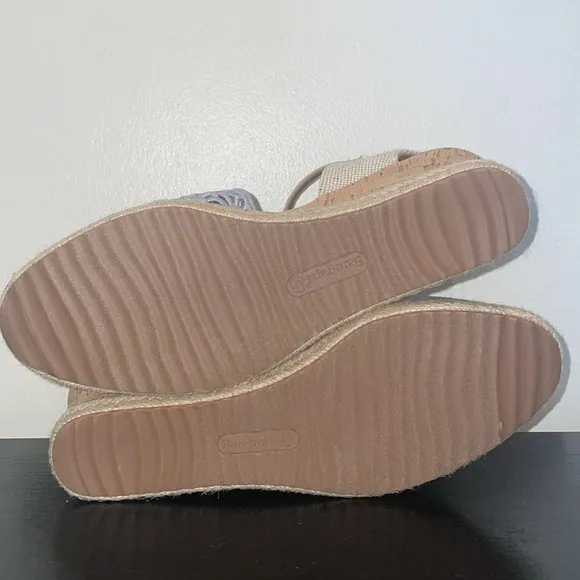 NWT Baretraps OLICIA Women's Sandals Lavender Size 8 M. 100% Recycled Material.