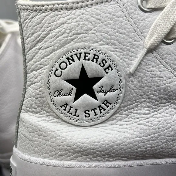NWT Converse Lugged 2.0 Platform Shoe Sneakers High Top White Leather Womens 10