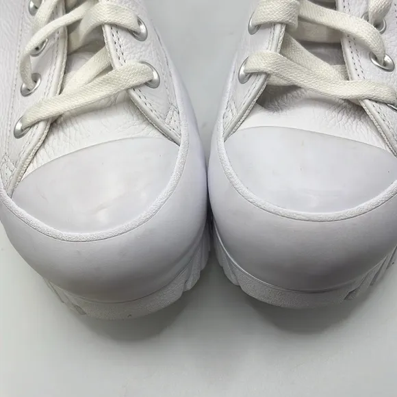 NWT Converse Lugged 2.0 Platform Shoe Sneakers High Top White Leather Womens 10