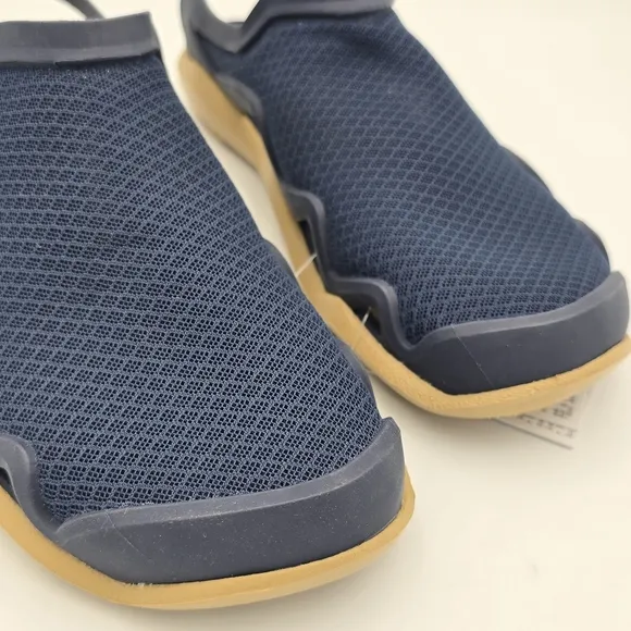 NWT Crocs Swiftwater Mesh Wave Men's Sandals/water shoes, Navy Blue/Khaki, 8M