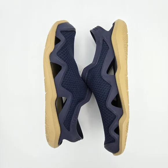 NWT Crocs Swiftwater Mesh Wave Men's Sandals/water shoes, Navy Blue/Khaki, 8M