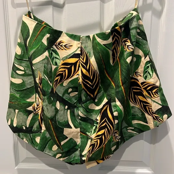 NWT Farm Rio Tropical Leaves Shorts Skort Size Large