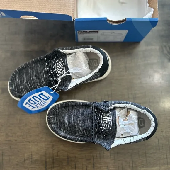 NWT Hey Dude J1 Wally Youth Stretch Black Slip-On Shoes