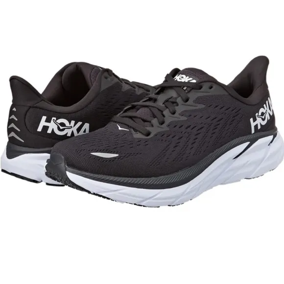 NWT HOKA ONE ONE NIB Women's Clifton 8 Black/White. Size 6 Wide   DS-082