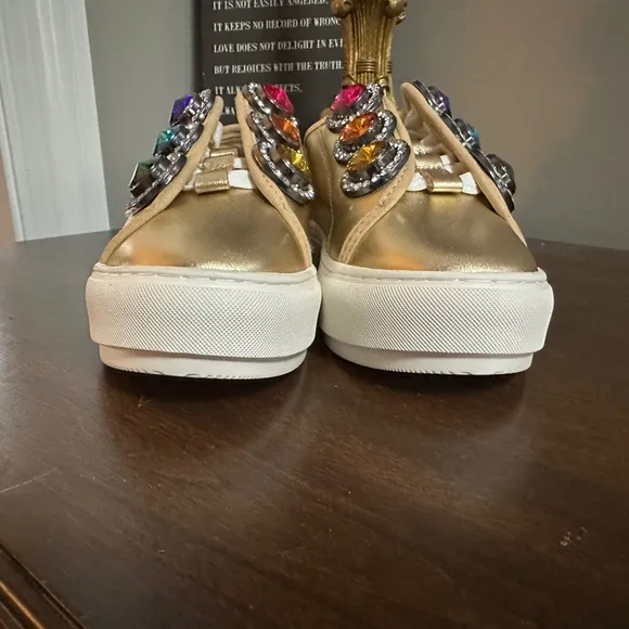NWT Kurt Geiger London Size 6 Laney Octavia Gold Sneakers