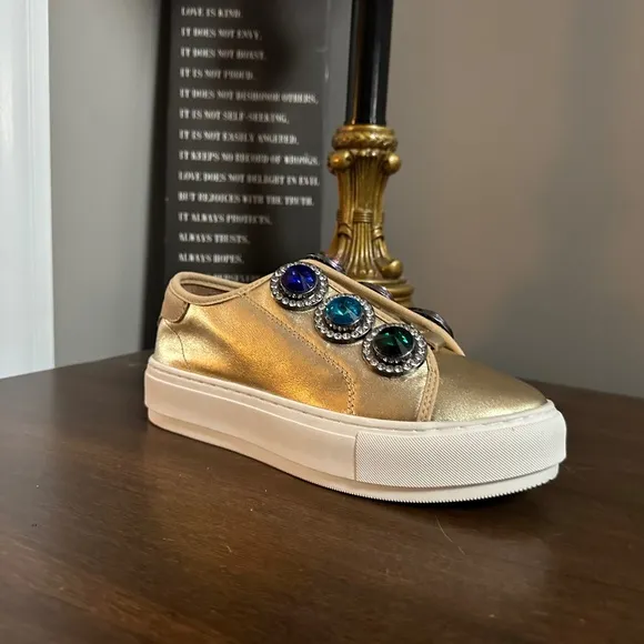 NWT Kurt Geiger London Size 6 Laney Octavia Gold Sneakers