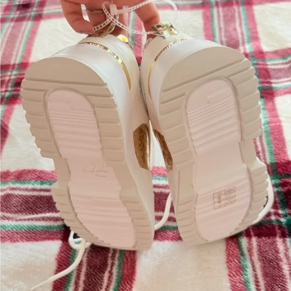 NWT Michael kors lace up athletic shoes size 6