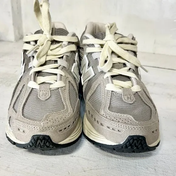 NWT New Balance Mesh Low Top Running Sneakers Gray/Beige M6 / W7.5 - M1906RL