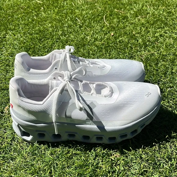 NWT ON CLOUDMONSTER Shoes