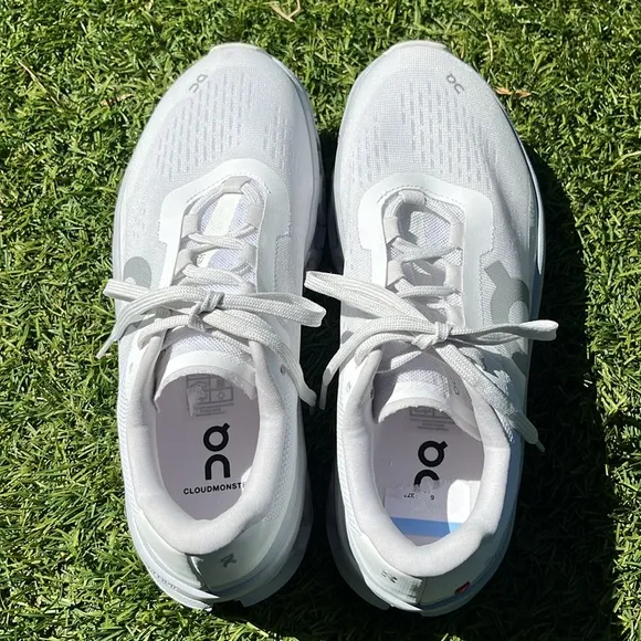 NWT ON CLOUDMONSTER Shoes