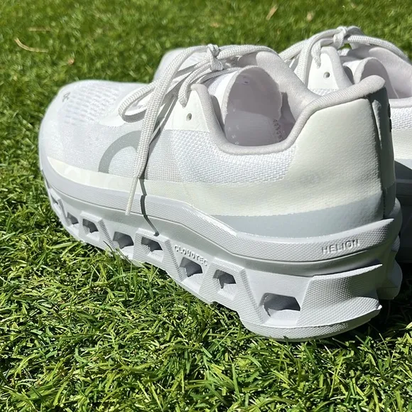 NWT ON CLOUDMONSTER Shoes
