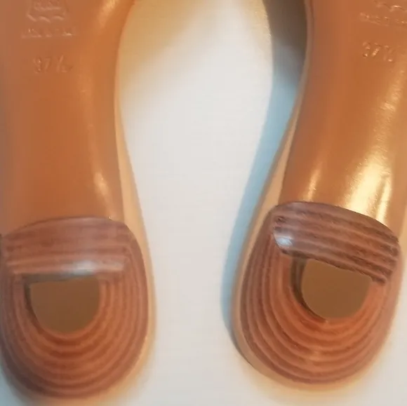 NWT Sebastian beige sandals with heel