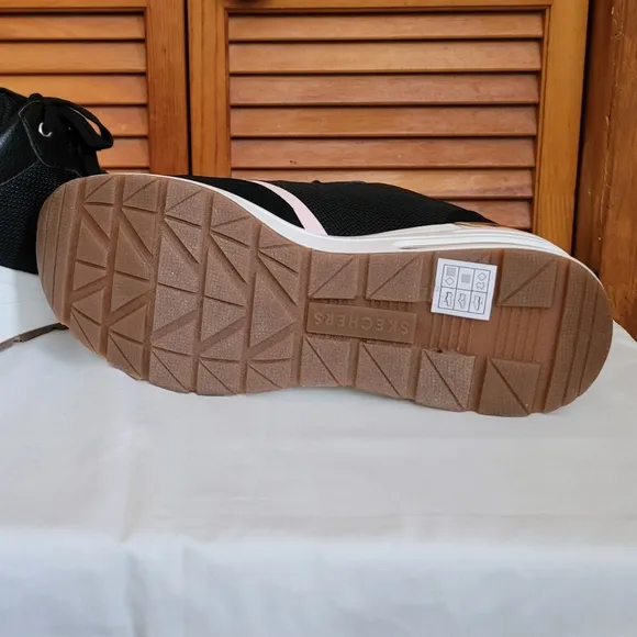 NWT Skechers Street Los Angeles Million Air - AIR-ESS Sneakers Size 9