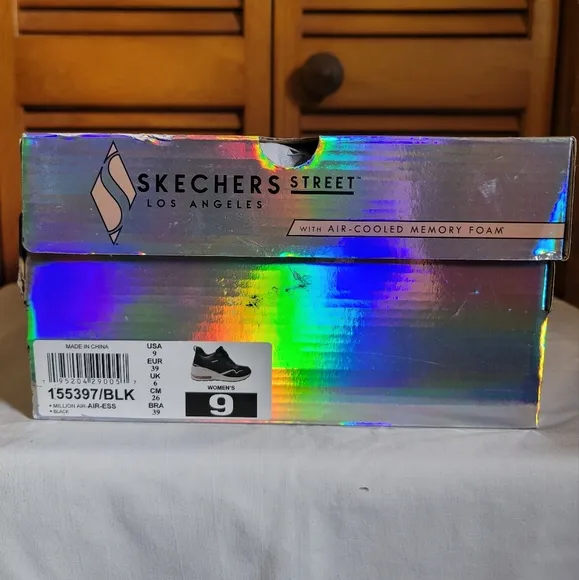 NWT Skechers Street Los Angeles Million Air - AIR-ESS Sneakers Size 9