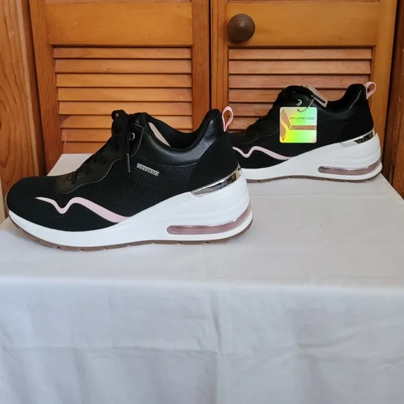NWT Skechers Street Los Angeles Million Air - AIR-ESS Sneakers Size 9