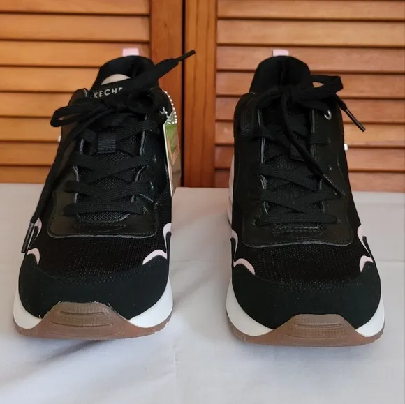 NWT Skechers Street Los Angeles Million Air - AIR-ESS Sneakers Size 9