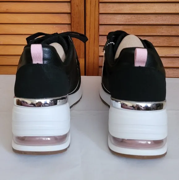 NWT Skechers Street Los Angeles Million Air - AIR-ESS Sneakers Size 9