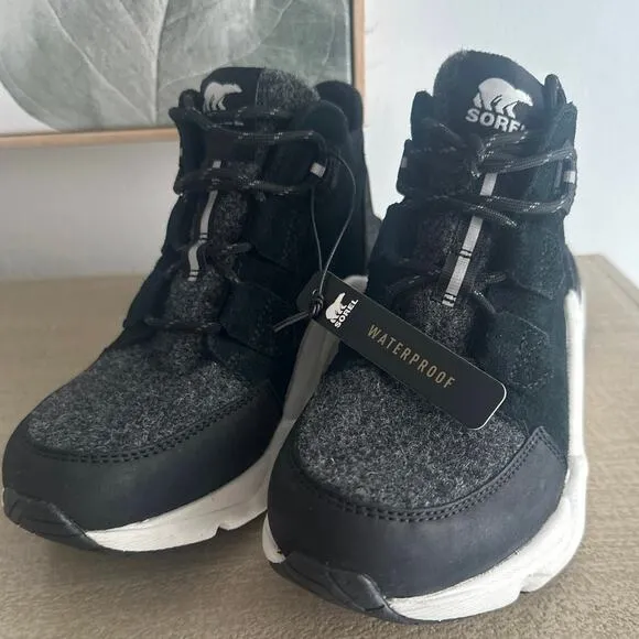 NWT SOREL Kinetic RNEGD Caribou Waterproof Sneakers Black, Sz7 snow shoes