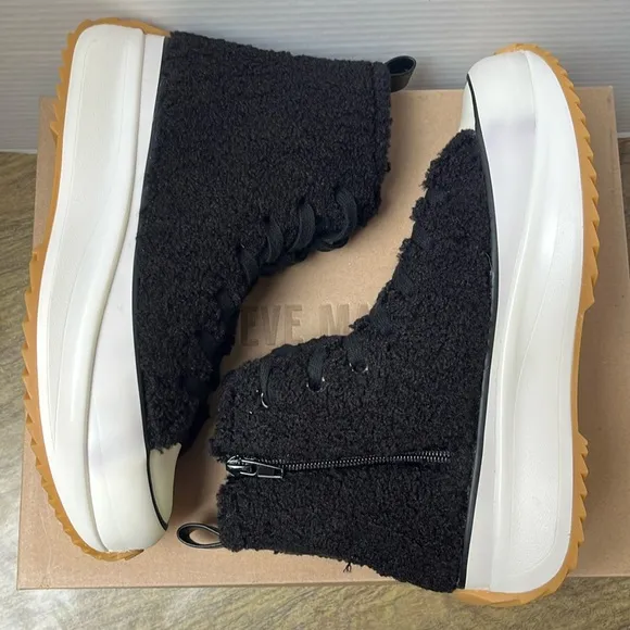 NWT Steve Madden Shaft-F Black Faux Fur High Top Platform Sneakers Size 8