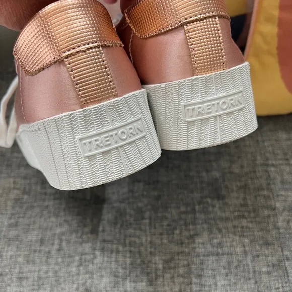 NWT Tretorn Blaire Platform Satin Sneaker Size 7