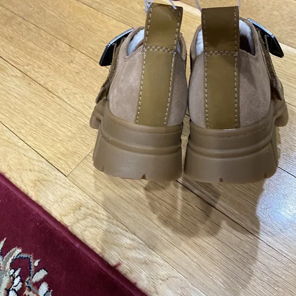 NWT Ugg Womens Ashton Suede Chestnut casual Classic  outdoor shoes