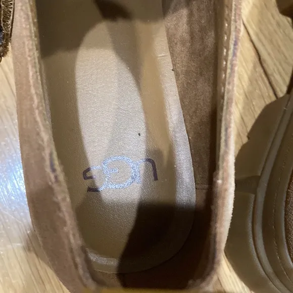 NWT Ugg Womens Ashton Suede Chestnut casual Classic  outdoor shoes