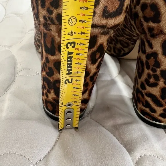 NWT. White House Black Market Elisa Signature Shoes