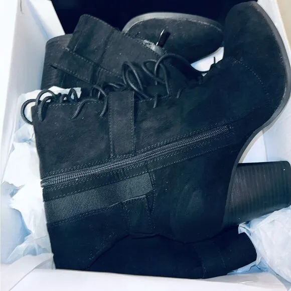 NWT Torrid Wide Width Knee high lace up boots