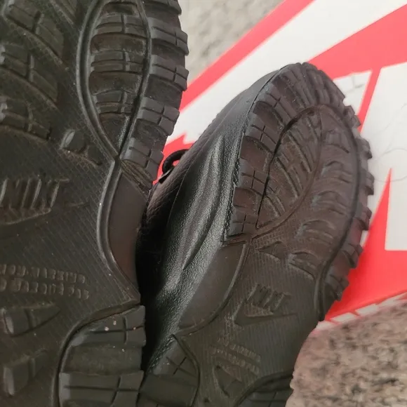 OFFERS✅️LIKE NEW Toddler Baby Nike Manoa LTR Sneaker boots shoes 4c