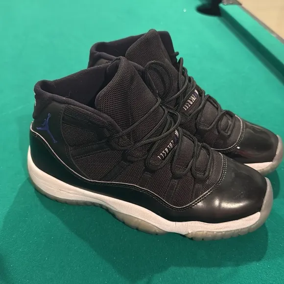 OG Space Jams Size 7