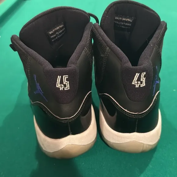 OG Space Jams Size 7