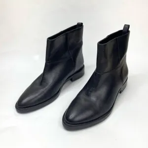 Olivier Theyskens x Theory Black Leather Almond Toe Chelsea Boots EU37