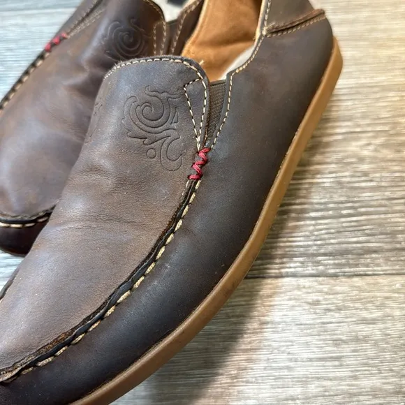 Olukai flat leather slip on shoes women’s size 9 (d31)
