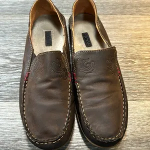 Olukai flat leather slip on shoes women’s size 9 (d31)