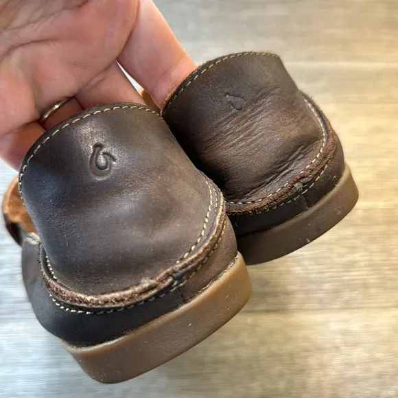 Olukai flat leather slip on shoes women’s size 9 (d31)