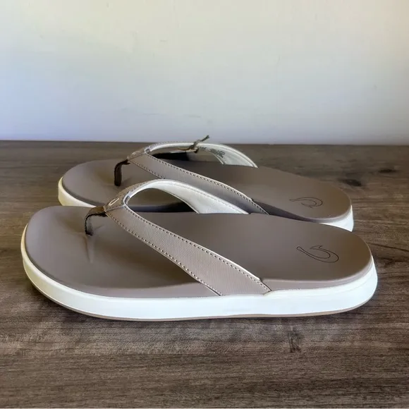 OluKai Nu'a Pi'o Women's Warm Taupe Sandal Size 10 SKU#33102