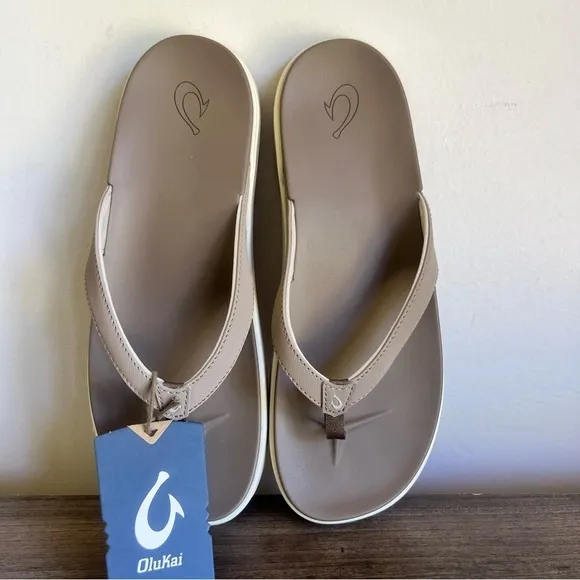 OluKai Nu'a Pi'o Women's Warm Taupe Sandal Size 10 SKU#33102