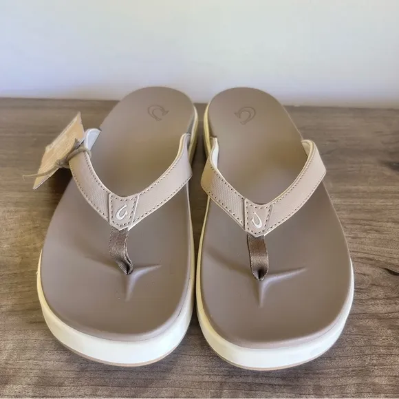 OluKai Nu'a Pi'o Women's Warm Taupe Sandal Size 10 SKU#33102