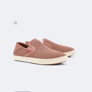 OluKai Pehuea Tapa Strawberry Cream Slip On Sneakers Womens Sz 8.5
