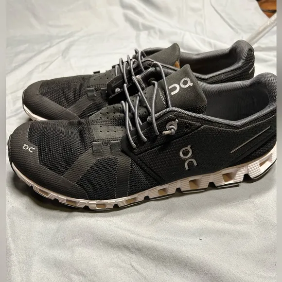On Cloud 5 Running Shoes Women's 10 Black Outdoor Athletic Sneakers