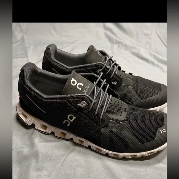 On Cloud 5 Running Shoes Women's 10 Black Outdoor Athletic Sneakers