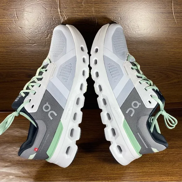 ON Cloud Cloudrunner 2 Mens Shoe Size 10