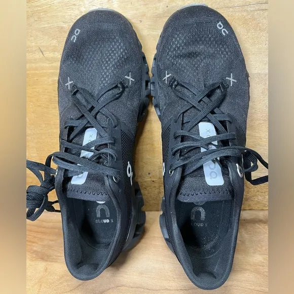 On Cloud X 3 REFLECTIVE Womens Size 7 Running Shoes Sneakers Black Silver